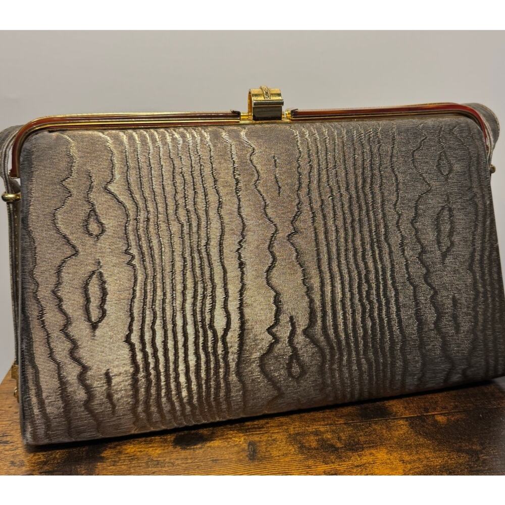Vintage 60s Clutch Handbag With Gold Scalloped Clasp - Picture 7 of 9